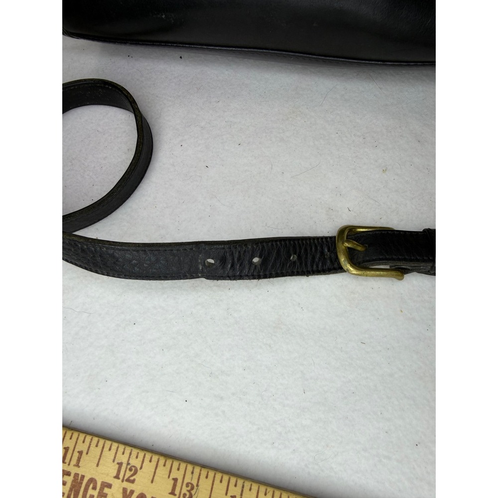 Vintage Coach Black Leather Crossbody Bag Brass Zip Pocket USA Women's Purse - Picture 4 of 13